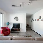 Casa Leini By Quokka 360 - Modern Two Bedroom Near Lido Di *