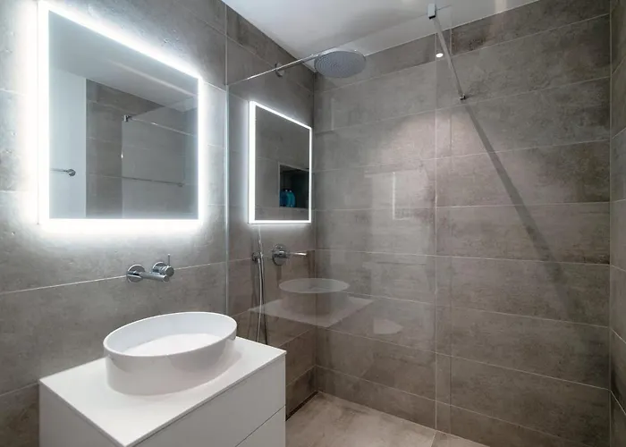 Casa Leini By Quokka 360 - Two-bedroom 3 Minutes From Lido Di